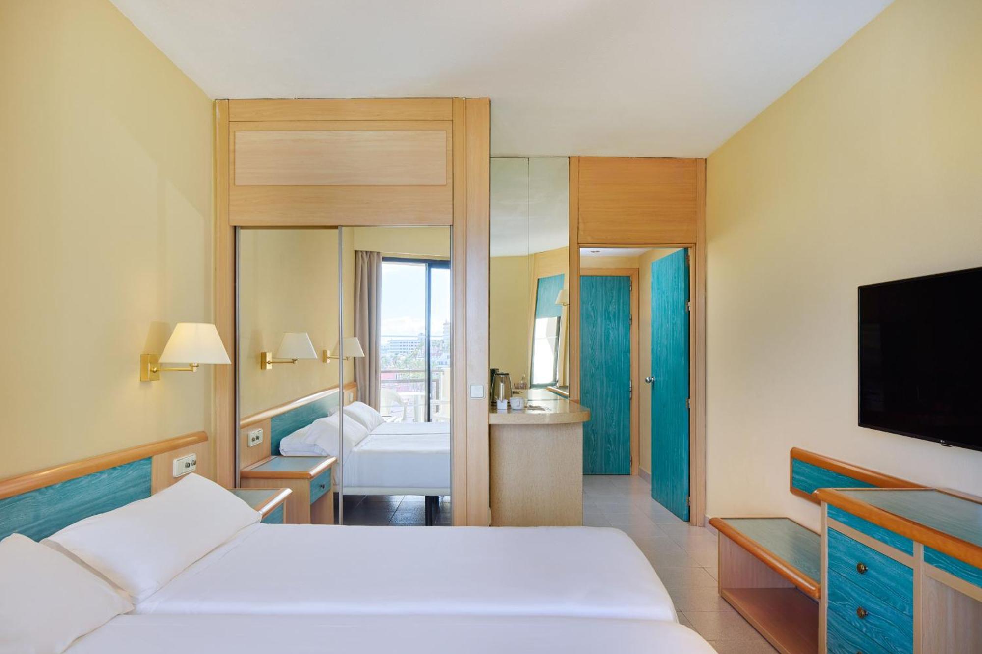 Quarto Standard com Vista Lateral Mar